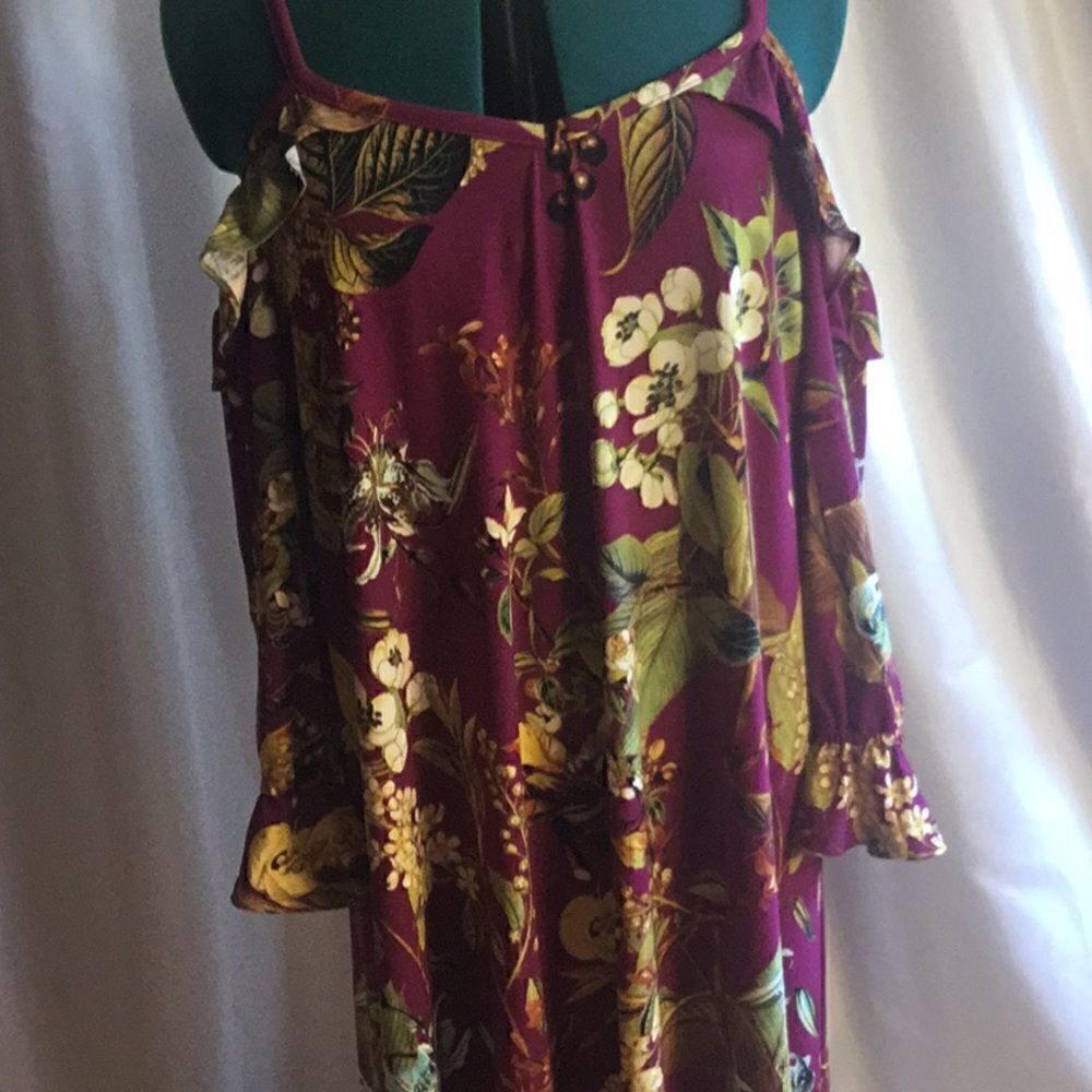 Boldly flowered dress with long sleeves, cold shoulder style in size large - Picture 3 of 14